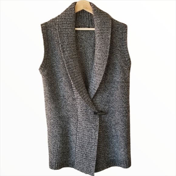 Black Tape_ Cable Knit Grey Sleeveless Vest Top - Picture 3 of 11